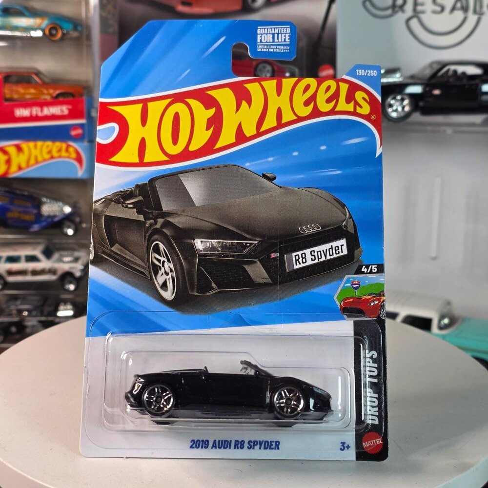 2019 Hot Wheels Audi R8 Spyder Drop Tops Black Die-Cast Car 130/250
